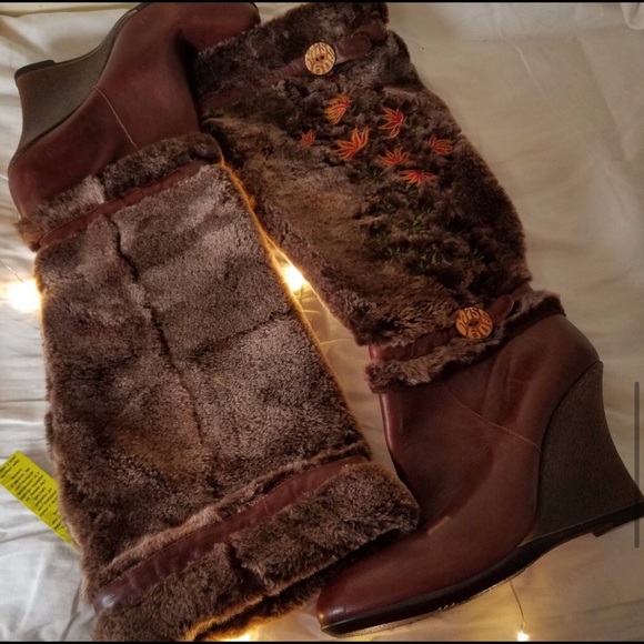 VINTAGE Miss Sixty Fur flower embroidered boots - Picture 3 of 3